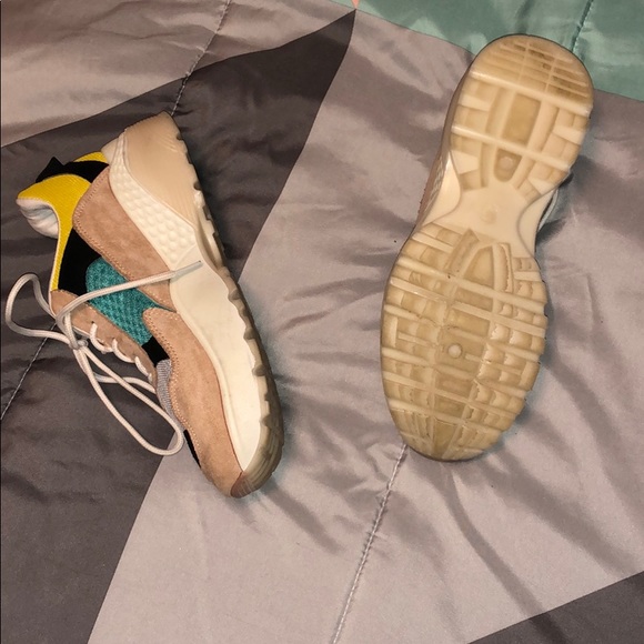 Bulky hip tennis shoes. - Picture 2 of 3